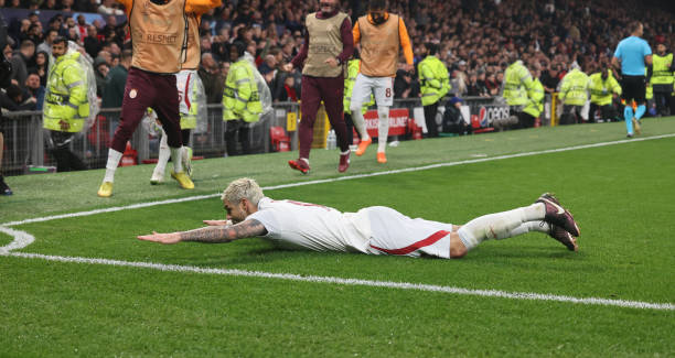 這名記者批 這名記者批